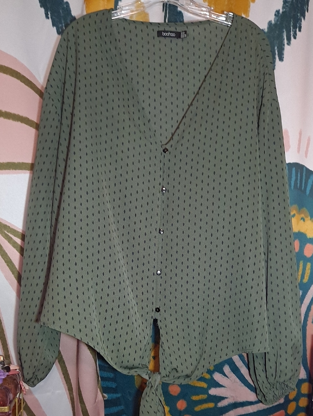 Boohoo Olive Green Button-Front Tie-Hem Blouse